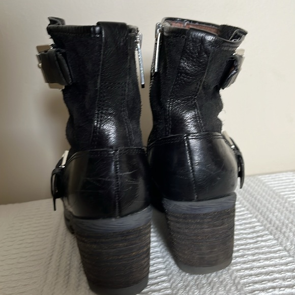 Donald J. Pliner leather ankle boots - Picture 10 of 16